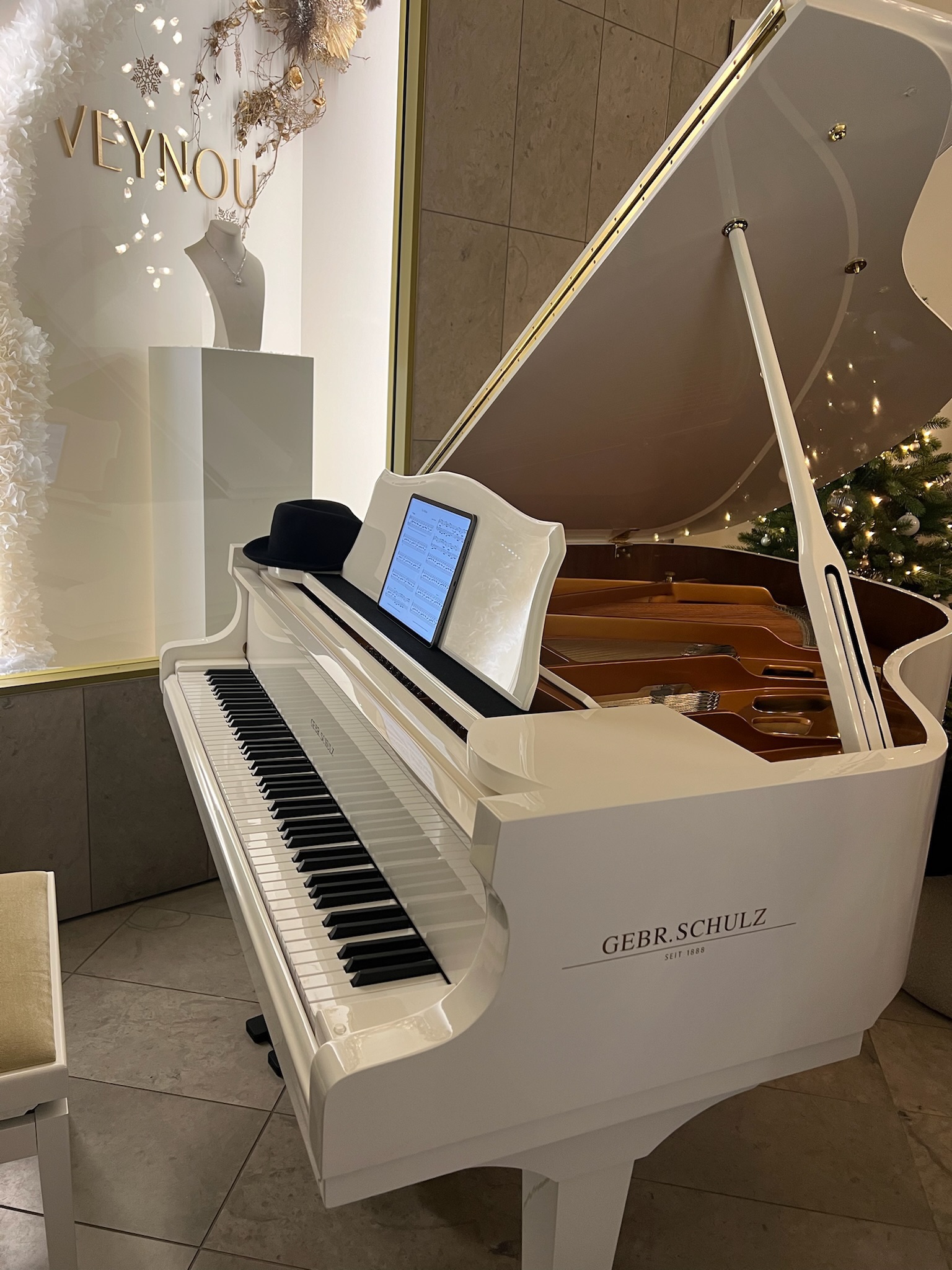 Schulz Baby Grand - White